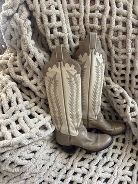 Panhandle Vintage Two-Tone Tan and Cream Western Boots